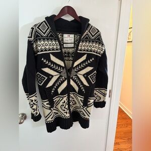 Black and Cream Women’s Roots Sweater
